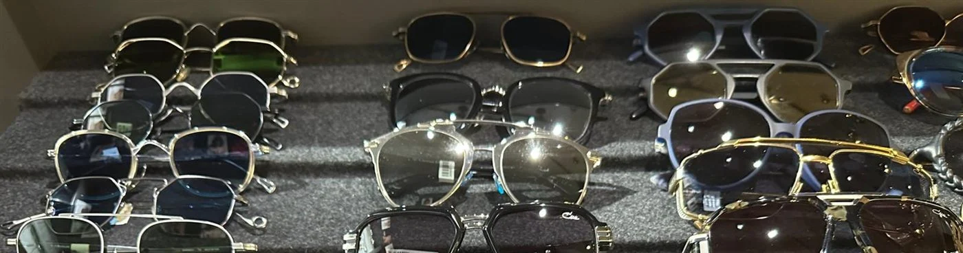 Auswahl an Sonnenbrillen bei FRANZ OPTICS